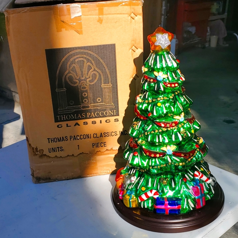 Pre Owened Thomas Pacconi Museum Series Glass Christmas Tree